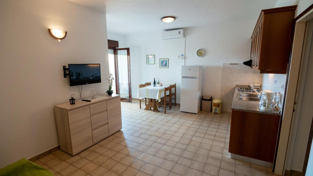 Apartments Dokovic Barbat na Rabu Bagian luar foto